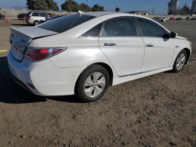 Photo 3 from auction – 2014 HYUNDAI SONATA HYB with VIN KMHEC4A41EA108355