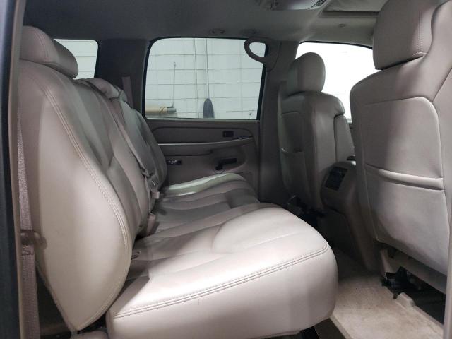 Photo 11 from auction – 2004 CHEVROLET SUBURBAN with VIN 3GNFK16Z84G317016