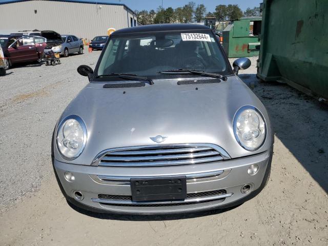 Photo 5 from auction – 2006 MINI COOPER with VIN WMWRC33526TK65837