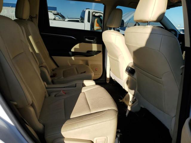Photo 11 from auction – 2016 TOYOTA HIGHLANDER with VIN 5TDDKRFH0GS297016