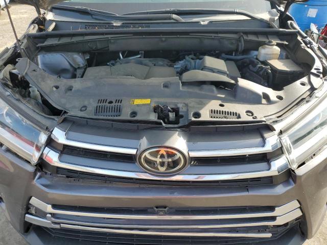 Photo 11 from auction – 2018 TOYOTA HIGHLANDER with VIN 5TDDZRFH0JS907564