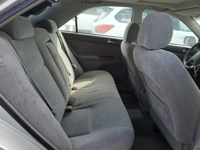 Photo 10 from auction – 2004 TOYOTA CAMRY LE with VIN 4T1BF32K74U577237