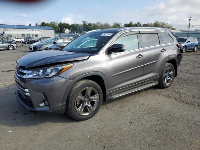 TOYOTA HIGHLANDER 2018 with VIN 5TDDZRFH0JS907564 - Photo from auction