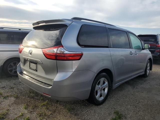 Photo 3 from auction – 2018 TOYOTA SIENNA LE with VIN 5TDKZ3DC2JS904242