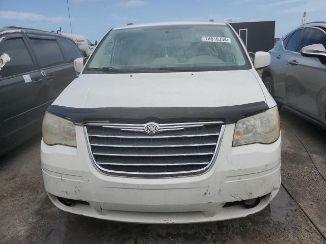 Photo 5 from auction – 2010 CHRYSLER TOWN & COU with VIN 2A4RR8DX8AR387238