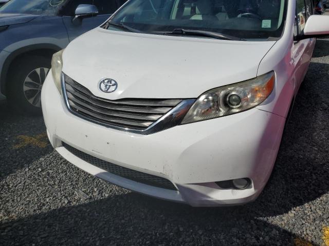 Photo 11 from auction – 2013 TOYOTA SIENNA XLE with VIN 5TDYK3DC3DS361308