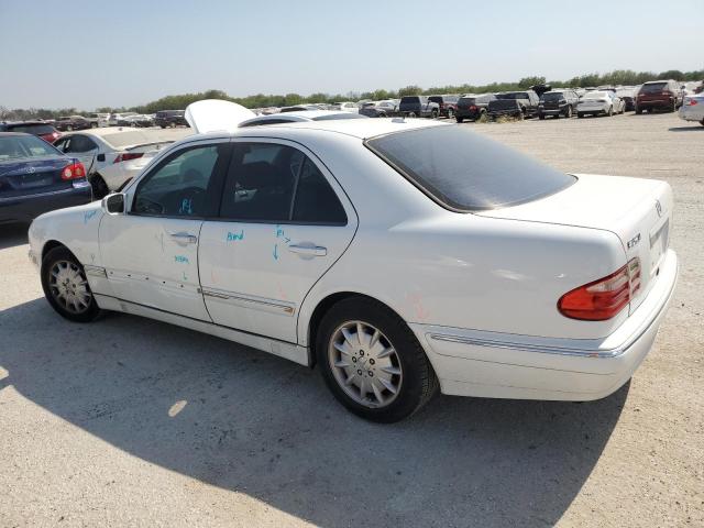 Photo 2 from auction – 2000 MERCEDES-BENZ E 320 with VIN WDBJF65J5YB054237