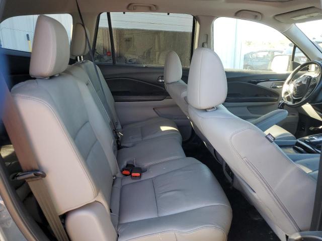 Photo 11 from auction – 2016 HONDA PILOT TOUR with VIN 5FNYF5H90GB023002