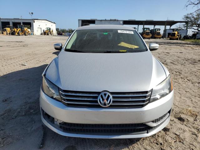 Photo 5 from auction – 2014 VOLKSWAGEN PASSAT S with VIN 1VWAS7A30EC089748