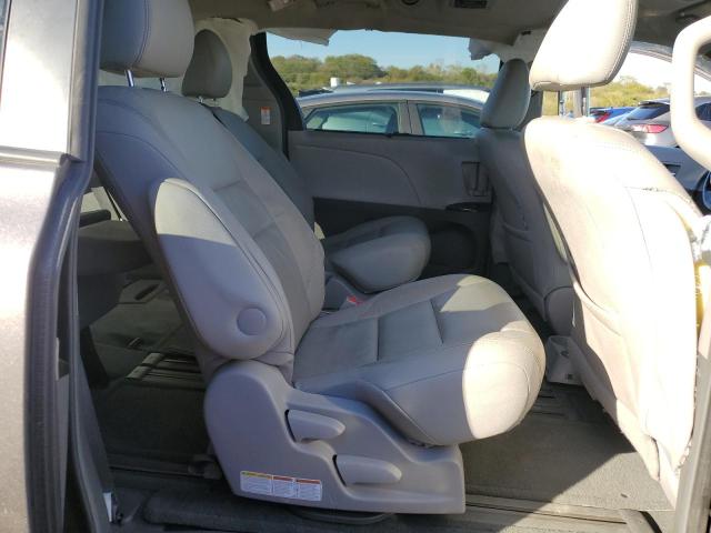 Photo 11 from auction – 2015 TOYOTA SIENNA XLE with VIN 5TDYK3DC4FS640477