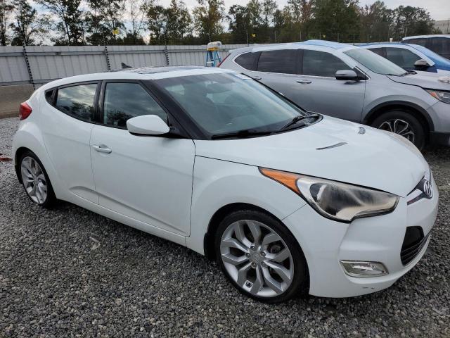 Photo 4 from auction – 2015 HYUNDAI VELOSTER with VIN KMHTC6AD2FU233108