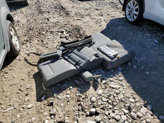 Photo 13 from auction – 2004 HONDA ELEMENT EX with VIN 5J6YH276X4L035306