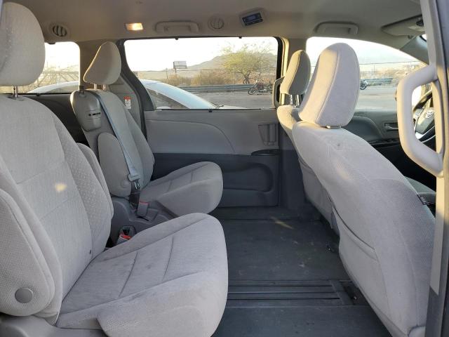Photo 11 from auction – 2018 TOYOTA SIENNA LE with VIN 5TDKZ3DC3JS953983