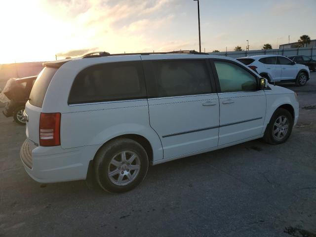 Photo 3 from auction – 2009 CHRYSLER TOWN & COU with VIN 2A8HR54159R552856