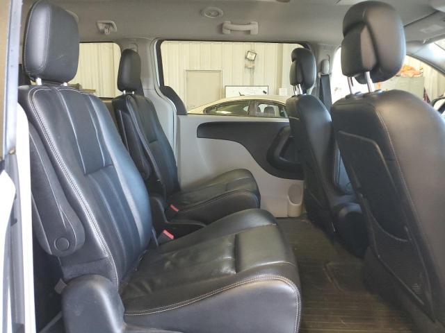 Photo 11 from auction – 2014 CHRYSLER TOWN & COU with VIN 2C4RC1BG0ER359313
