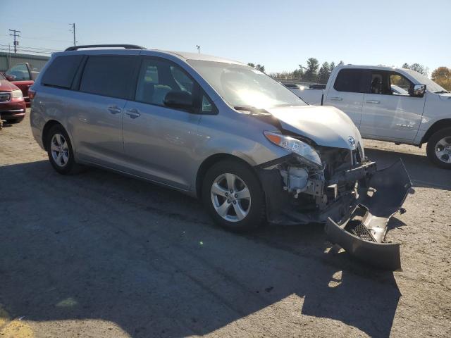 Photo 4 from auction – 2015 TOYOTA SIENNA LE with VIN 5TDKK3DC4FS653199