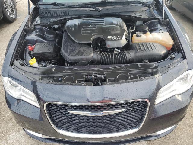 Photo 11 from auction – 2017 CHRYSLER 300 LIMITE with VIN 2C3CCAAG0HH582828