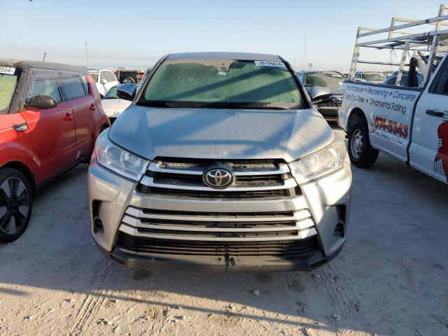 Photo 5 from auction – 2019 TOYOTA HIGHLANDER with VIN 5TDZZRFH8KS353357