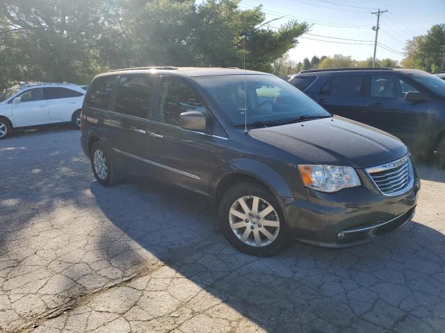 Photo 4 from auction – 2016 CHRYSLER TOWN & COU with VIN 2C4RC1BG3GR142339