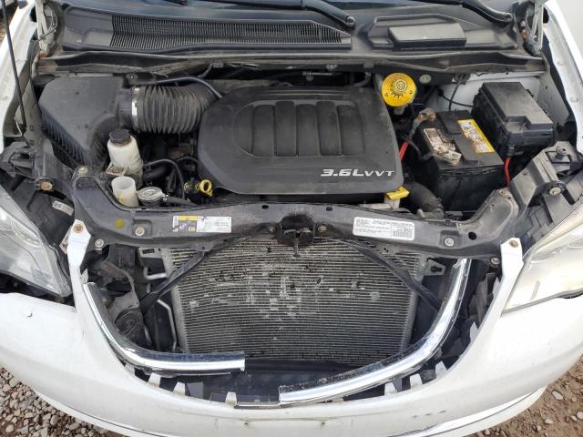Photo 12 from auction – 2016 CHRYSLER TOWN & COU with VIN 2C4RC1AG1GR270032