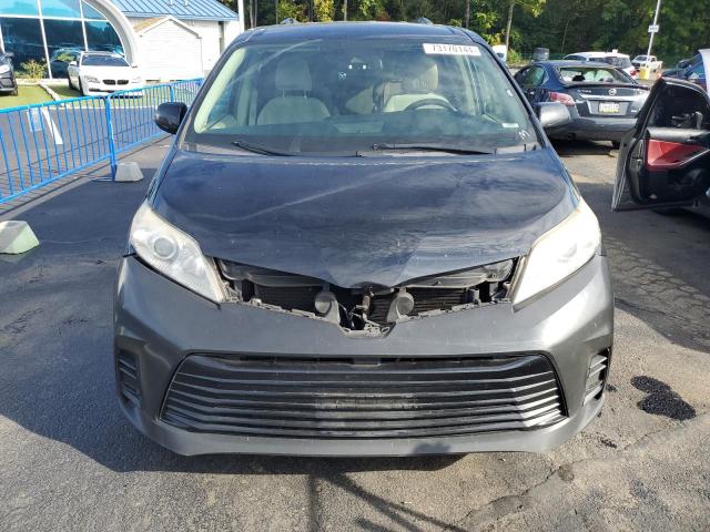 Photo 5 from auction – 2018 TOYOTA SIENNA LE with VIN 5TDKZ3DC2JS936303