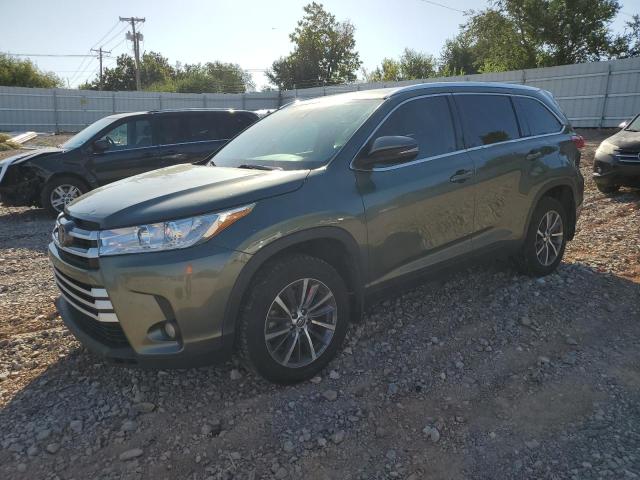 TOYOTA HIGHLANDER 2019 with VIN 5TDJZRFH5KS945618 - Photo from auction