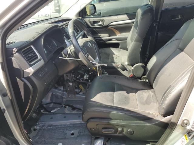 Photo 7 from auction – 2019 TOYOTA HIGHLANDER with VIN 5TDKZRFH6KS574554