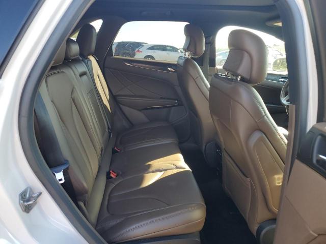 Photo 11 from auction – 2017 LINCOLN MKC RESERV with VIN 5LMCJ3D98HUL14013