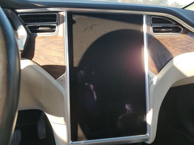 Photo 9 from auction – 2017 TESLA MODEL X with VIN 5YJXCBE21HF065612