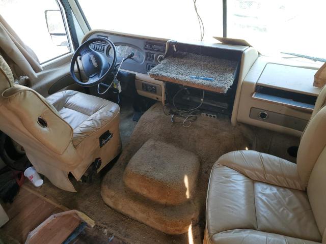 Photo 5 from auction – 2000 FORD MOTORHOME with VIN 3FCNF53S2XJA37817