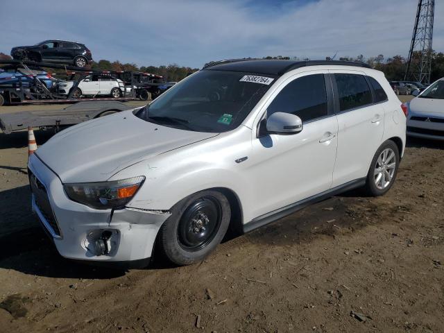 MITSUBISHI OUTLANDER 2015 with VIN 4A4AP4AW2FE046749 - Photo from auction