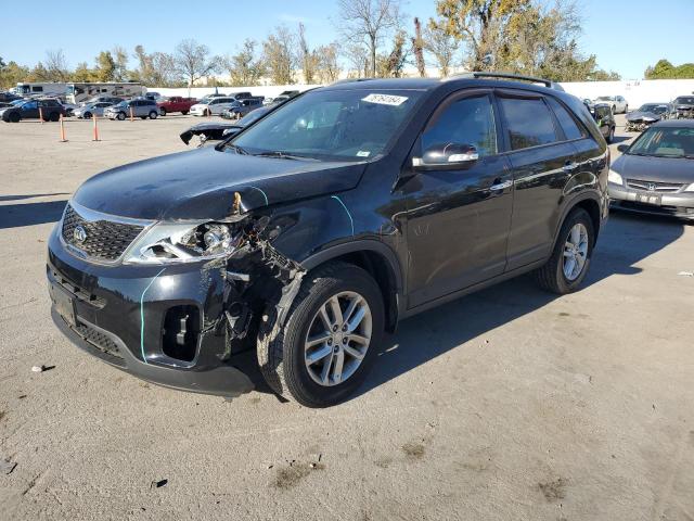 KIA SORENTO LX 2015 with VIN 5XYKT4A66FG647130 - Photo from auction