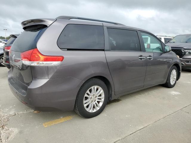 Photo 3 from auction – 2011 TOYOTA SIENNA XLE with VIN 5TDYK3DC5BS030033