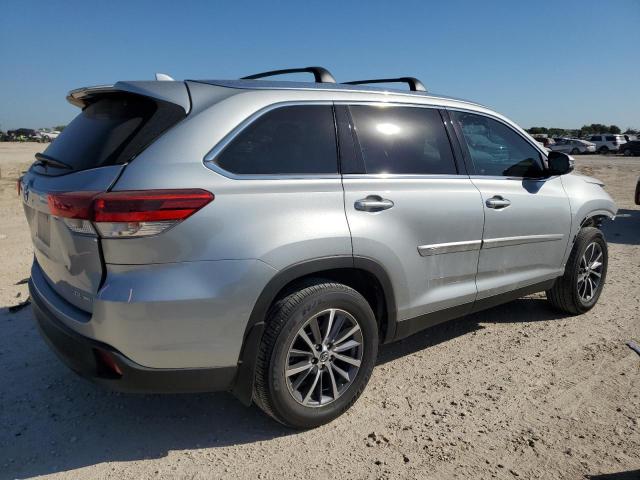Photo 3 from auction – 2019 TOYOTA HIGHLANDER with VIN 5TDJZRFH1KS953070