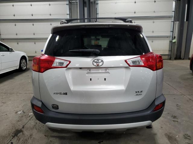 Photo 6 from auction – 2015 TOYOTA RAV4 XLE with VIN JTMRFREV4FD173634