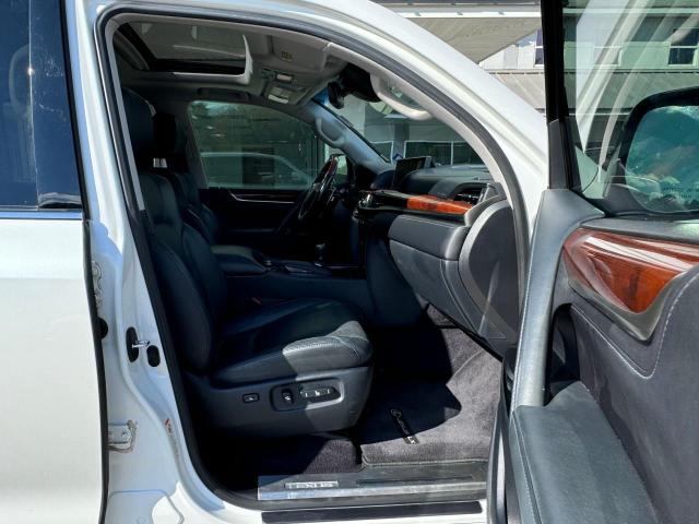 Photo 5 from auction – 2016 LEXUS LX 570 with VIN JTJHY7AX4G4219656
