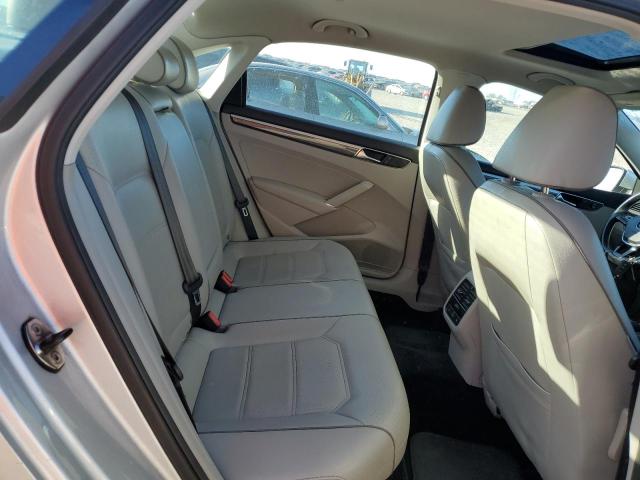 Photo 10 from auction – 2016 VOLKSWAGEN PASSAT SE with VIN 1VWBS7A32GC067600