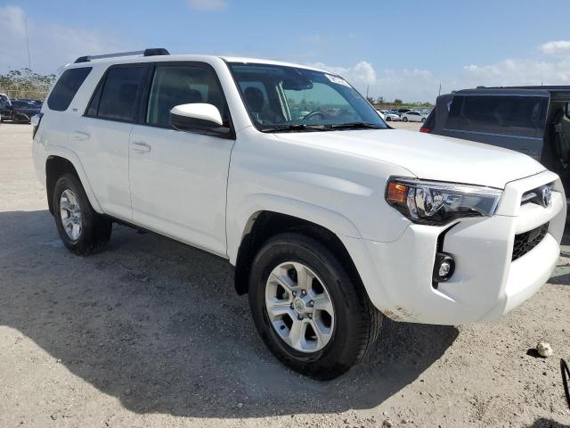 Photo 4 from auction – 2024 TOYOTA 4RUNNER SR with VIN JTEEU5JR1R5306012