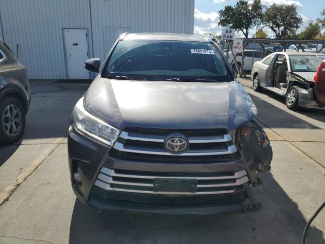 Photo 5 from auction – 2017 TOYOTA HIGHLANDER with VIN 5TDJZRFH7HS425137