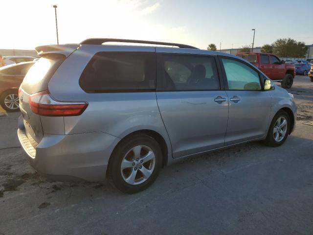 Photo 3 from auction – 2017 TOYOTA SIENNA LE with VIN 5TDKZ3DC8HS787681