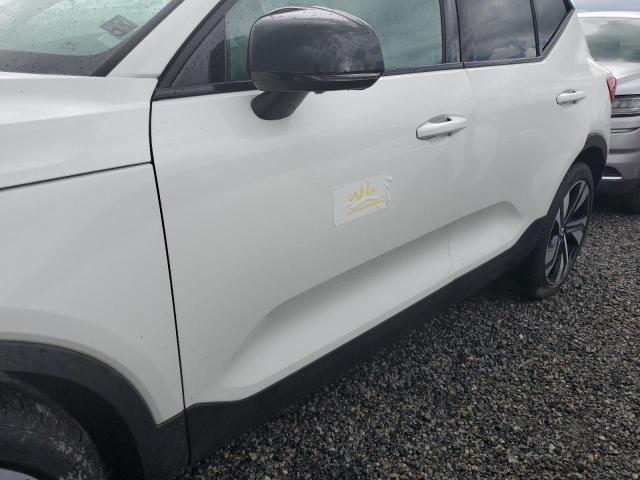 Photo 13 from auction – 2025 VOLVO XC40 PLUS with VIN YV4L12UC8S2452650