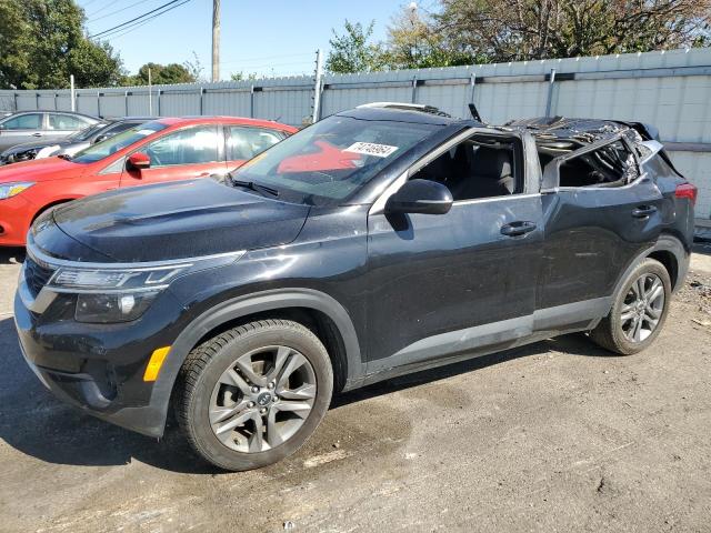 KIA SELTOS S 2021 مع رقم تعريف المركبة KNDEU2AA4M7050118 - صورة من المزاد
