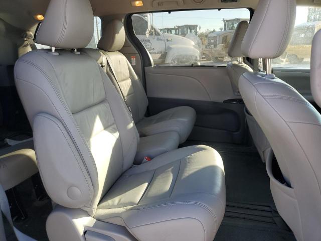 Photo 11 from auction – 2016 TOYOTA SIENNA XLE with VIN 5TDYK3DC6GS749833