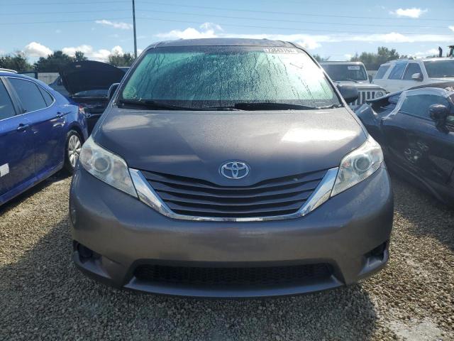 Photo 5 from auction – 2017 TOYOTA SIENNA LE with VIN 5TDKZ3DC7HS785596