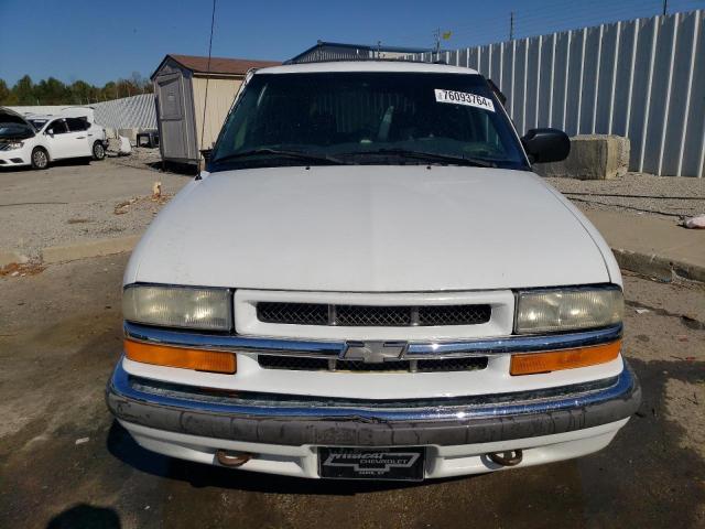 Photo 5 from auction – 2001 CHEVROLET BLAZER with VIN 1GNDT13W812168142