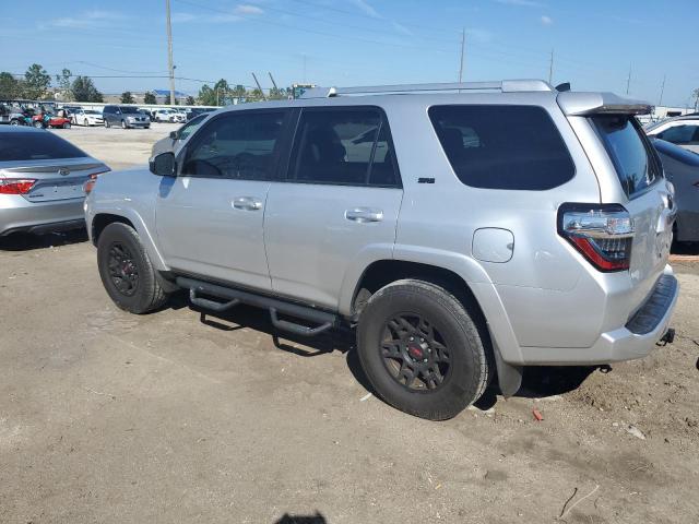Photo 2 from auction – 2017 TOYOTA 4RUNNER SR with VIN JTEZU5JR3H5164522