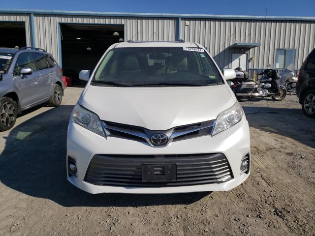 Photo 5 from auction – 2018 TOYOTA SIENNA XLE with VIN 5TDDZ3DCXJS208141
