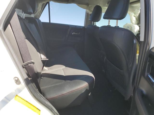 Photo 10 from auction – 2020 TOYOTA 4RUNNER SR with VIN JTEBU5JR3L5800091