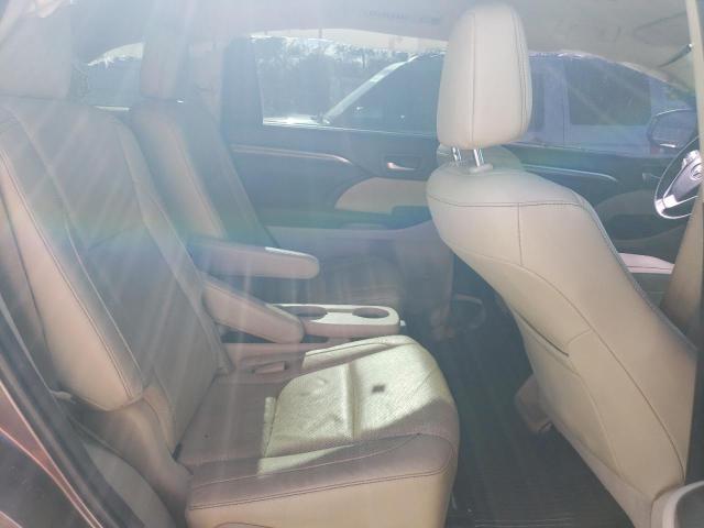 Photo 11 from auction – 2017 TOYOTA HIGHLANDER with VIN 5TDDZRFH8HS371487