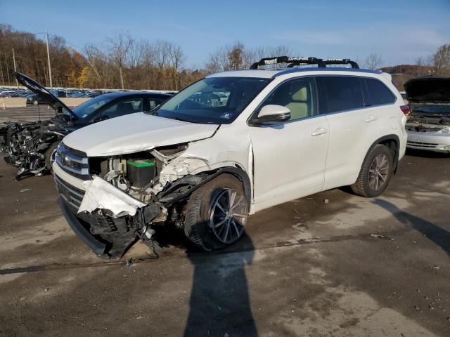TOYOTA HIGHLANDER 2017 with VIN 5TDJZRFH4HS389343 - Photo from auction